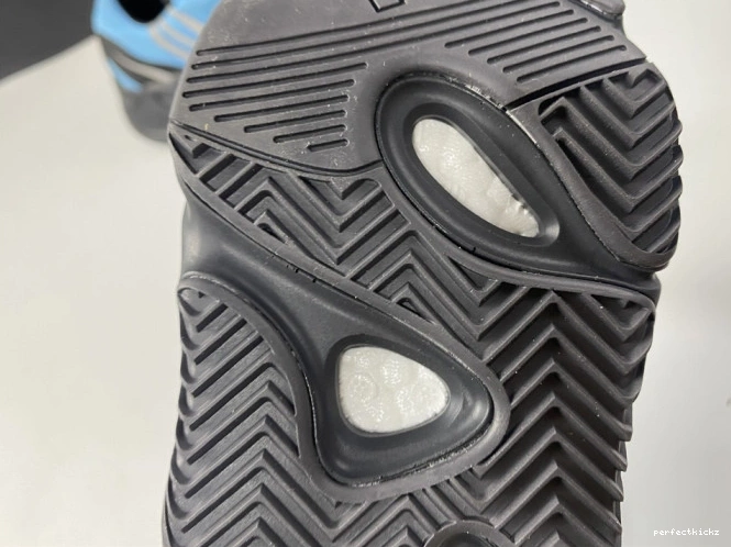 Yeezy 'Bright Boost Cyan' GZ3079 ADIDAS 700 MNVN 0722